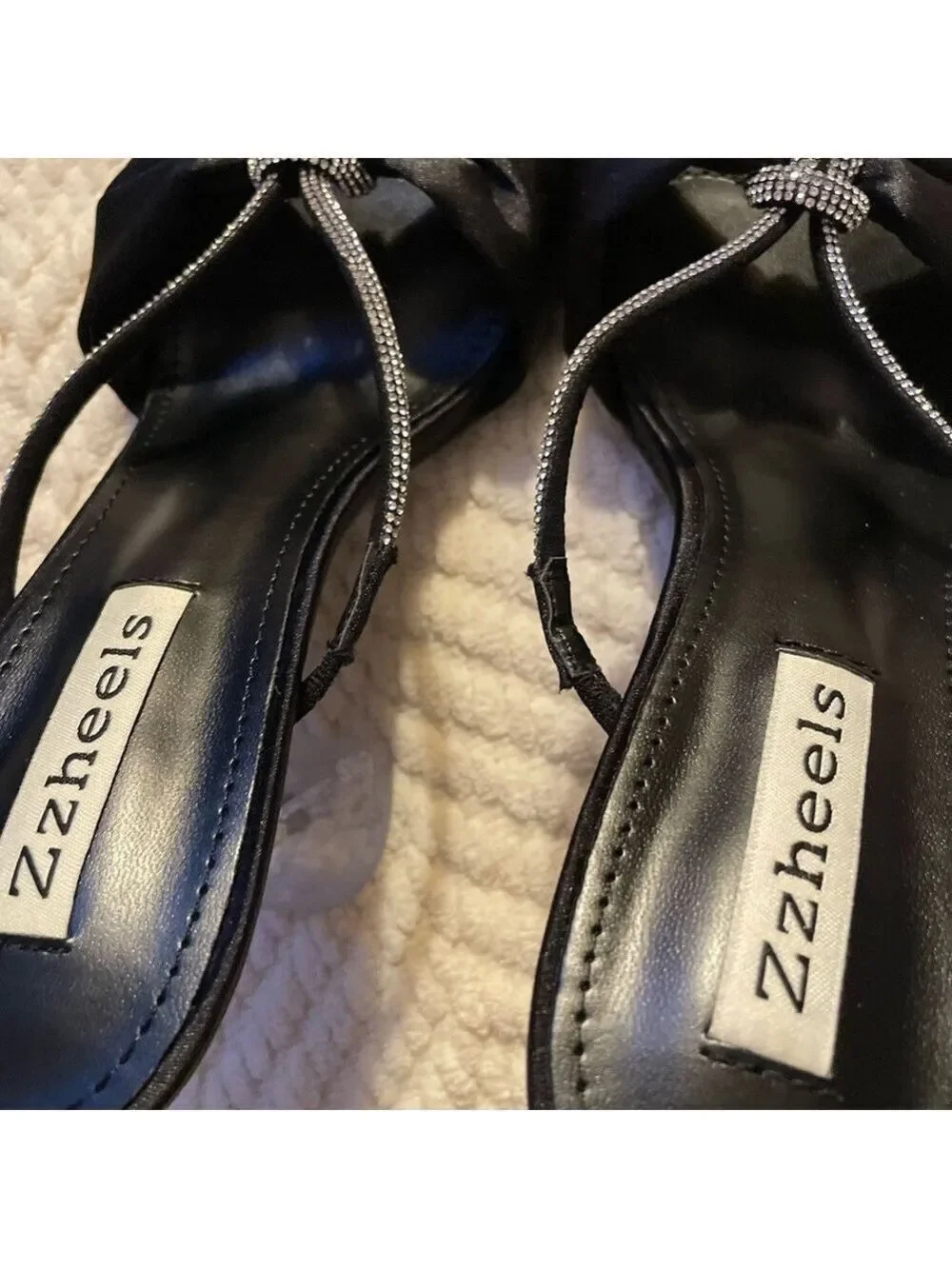Zzheels rhinestone bow